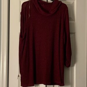 Oversized 2x sweater- great with leggings! Red and maroon color